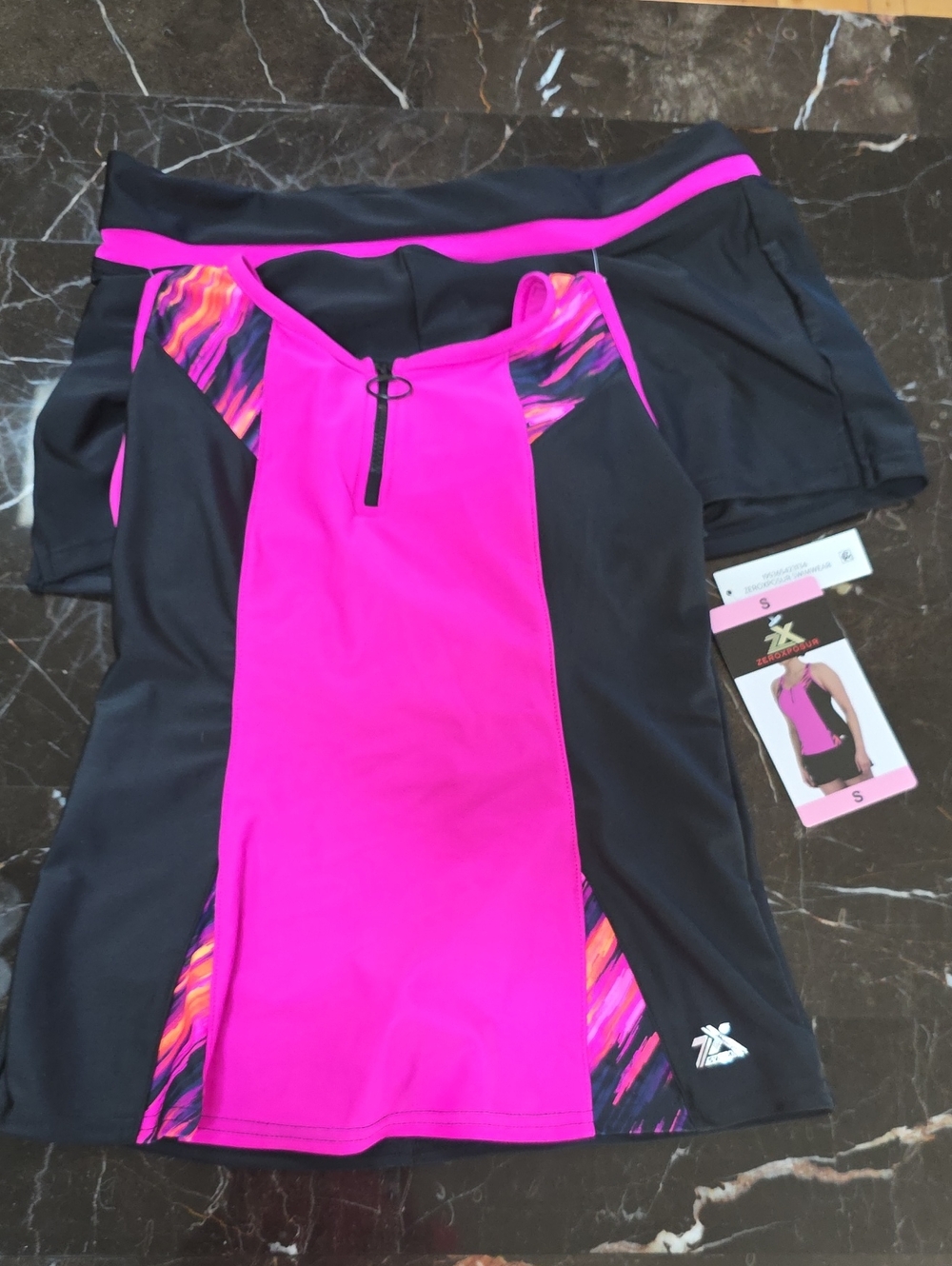 ZeroXposur Neon Pink and Black Zip-Front Athletic Tank & Swim Shorts NWT